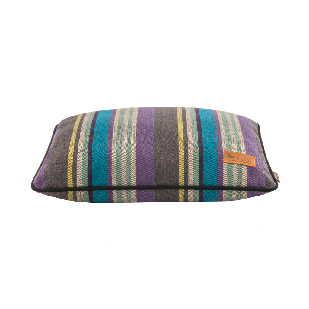 P.L.A.Y. Horizon Pillow Cat and Dog Bed Lake 2
